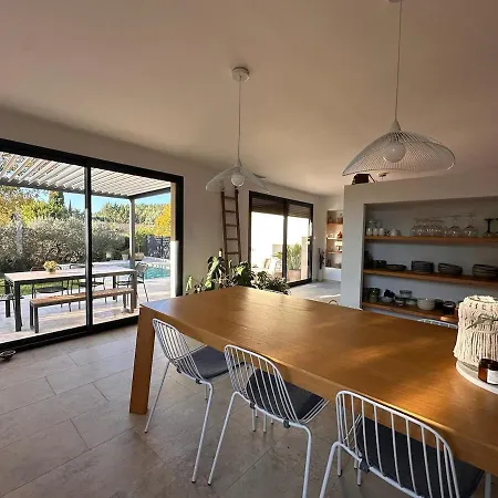 Contemporary Charming Villa Sommières